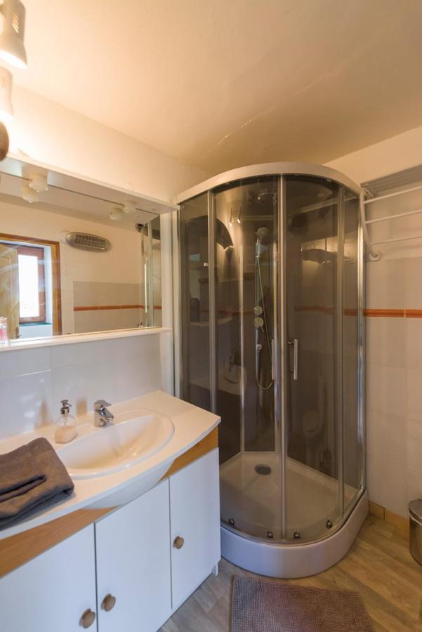 Bed and Breakfast Les Soleils Merinchal Экстерьер фото